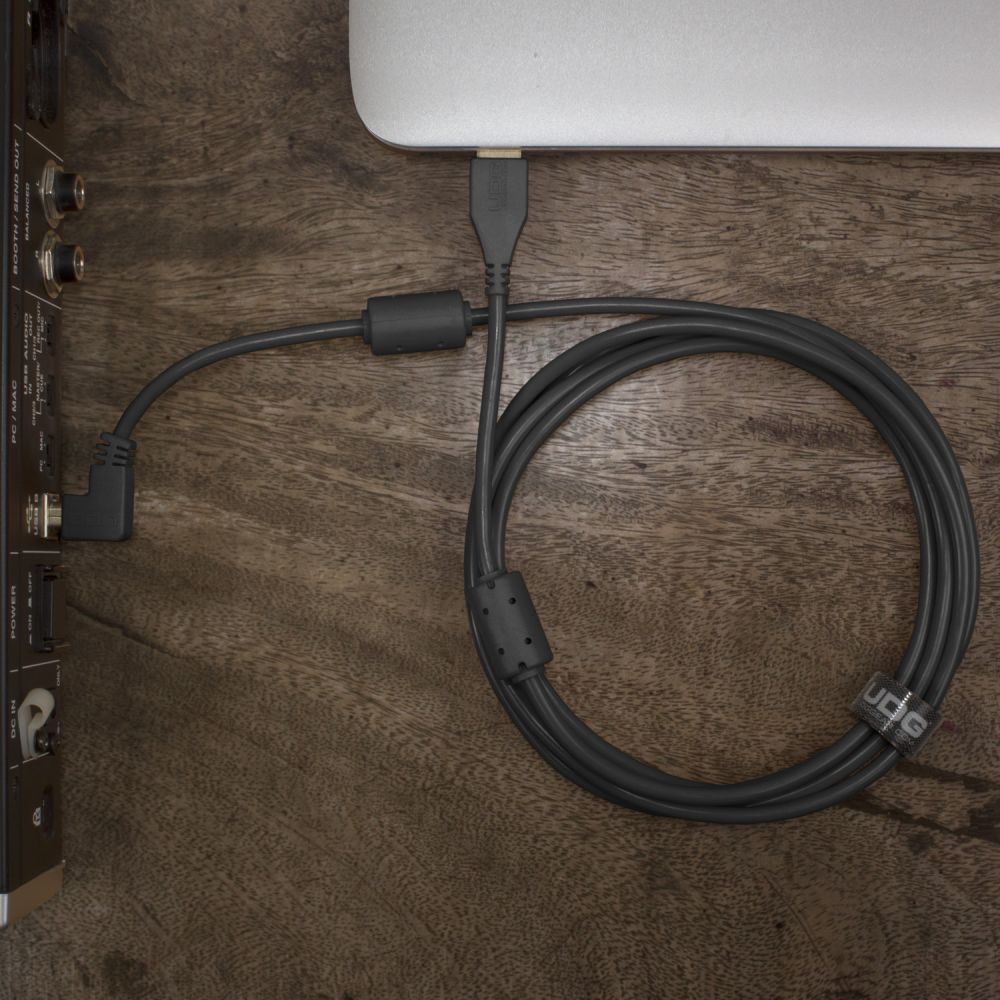 UDG Ultimate Audio Cable USB 2.0 A-B Black Angled 1m по цене 940 ₽
