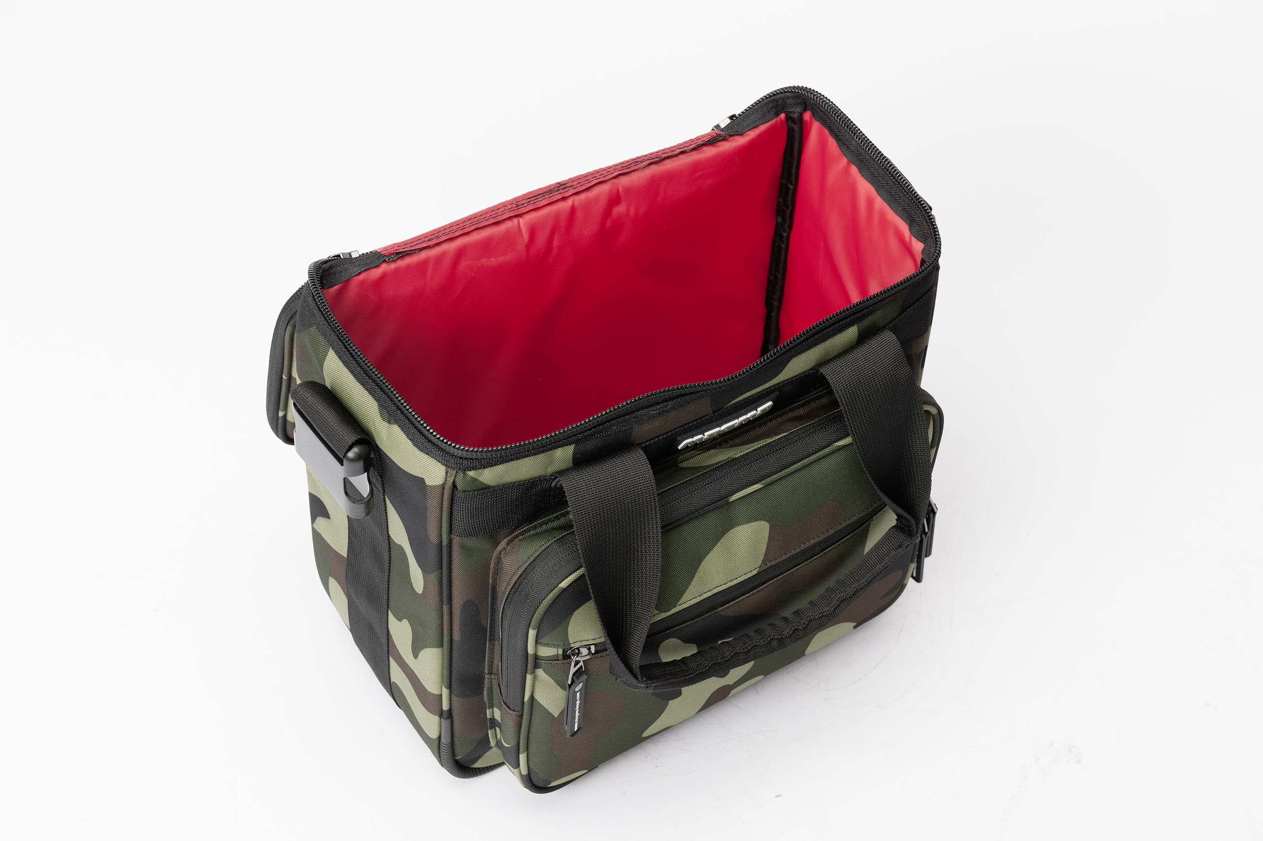 MAGMA LP-Bag 50 (camo-green/red) по цене 9 550 ₽