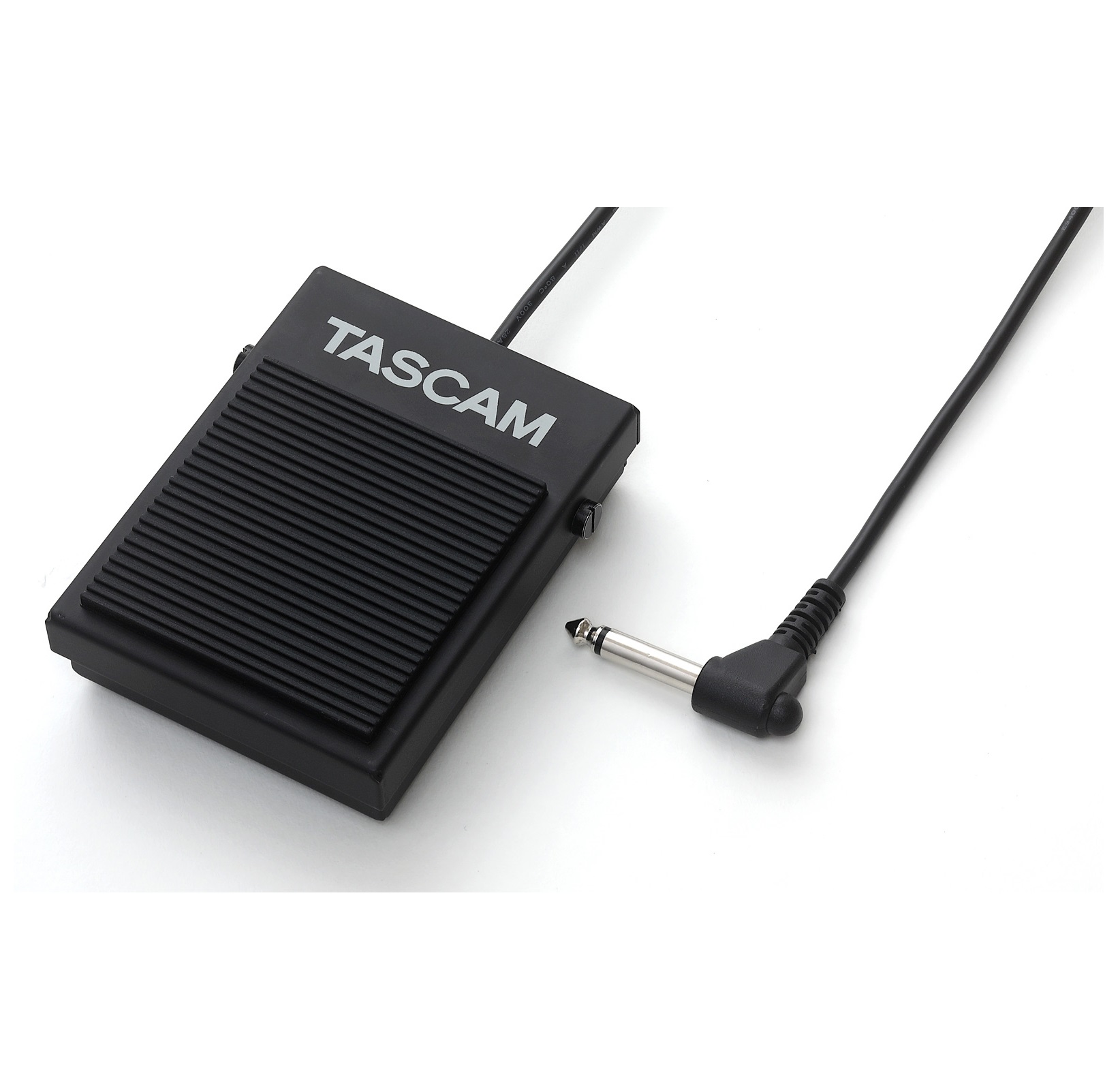 Tascam RC-1F по цене 2 750 ₽