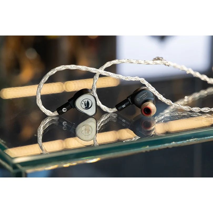 Fir Audio E10 Universal по цене 209 990.00 ₽