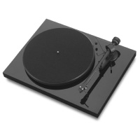Pro-Ject Debut 3 DC Piano OM5e по цене 45 859 ₽