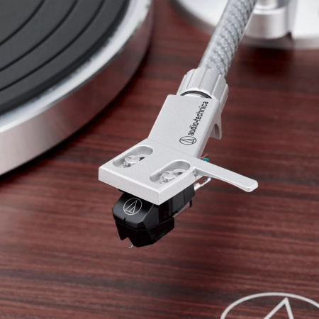 Audio-Technica AT-LPW50BTRW по цене 73 500 ₽