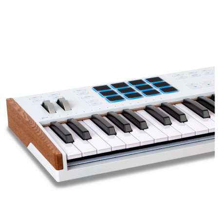 Arturia KeyLab 61 MK3 White по цене 70 000 ₽