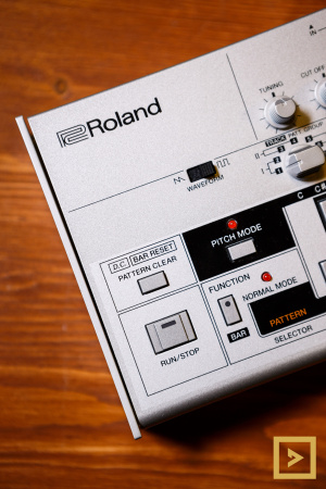 Roland TB-03 по цене 45 000 ₽