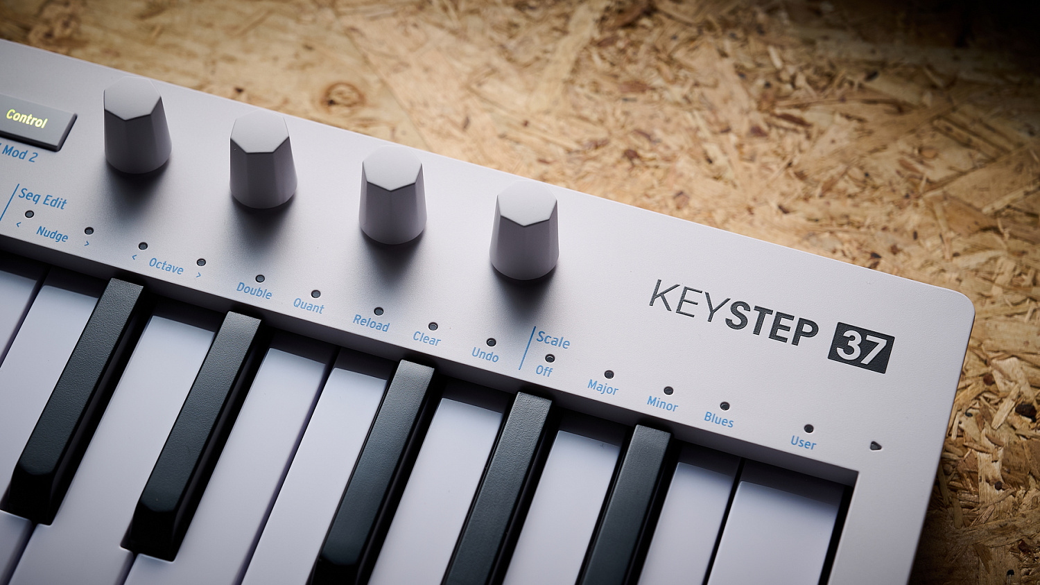 Arturia KeyStep 37 MK2: обновленный компактный MIDI-контроллер